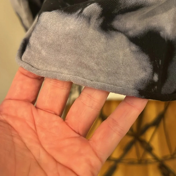 AC/DC Woman's Cropped Tee-Size M/L - Picture 4 of 6